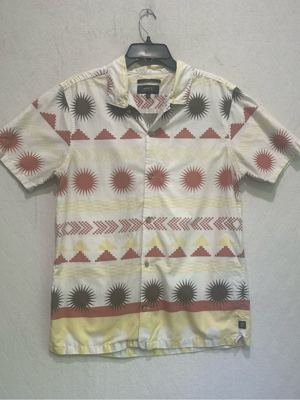 Roark Men Gonzo Organic Short-Sleeve Button-Up Shirt Woven Aztec Cream Sun Sz M